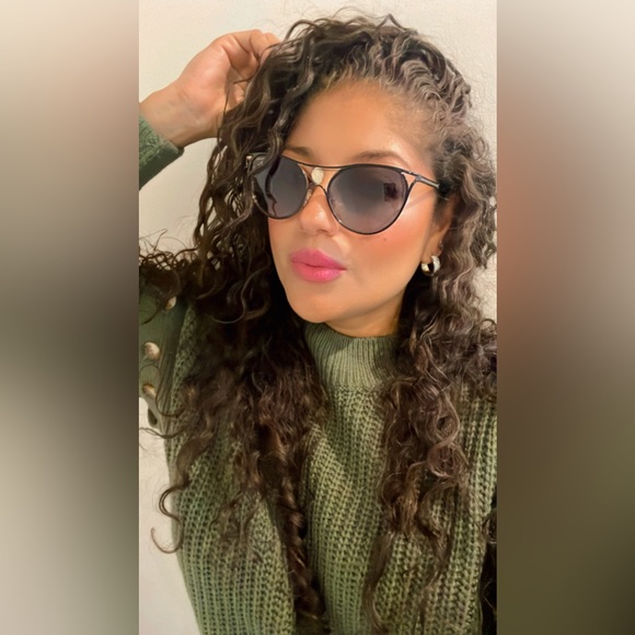 🔥SOLD🔥💛Versace
Women's Polarized Brow Bar Cat Eye Sunglasses - Picture 3 of 15